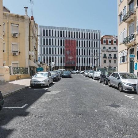 Sunny Terrace Apt, Close To Downtown! 2 Bedroom Flat Lisbon Luaran gambar