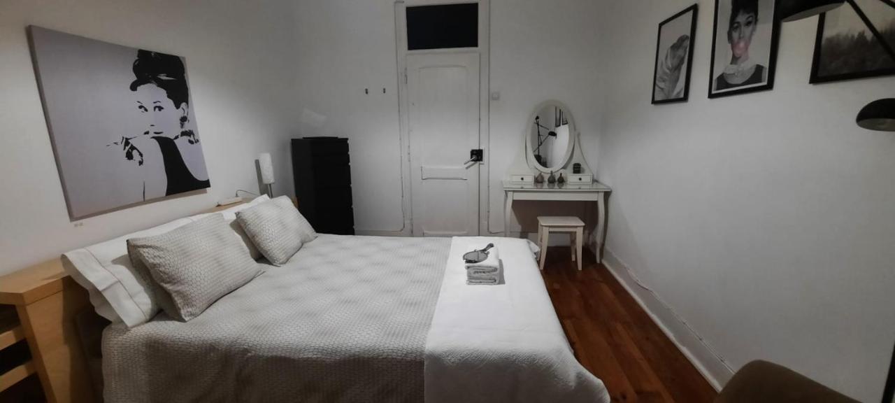Sunny Terrace Apt, Close To Downtown! 2 Bedroom Flat Lisbon Luaran gambar