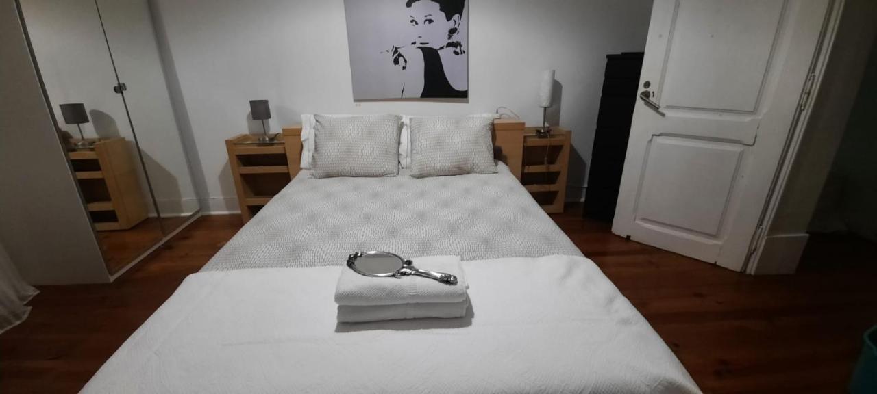 Sunny Terrace Apt, Close To Downtown! 2 Bedroom Flat Lisbon Luaran gambar