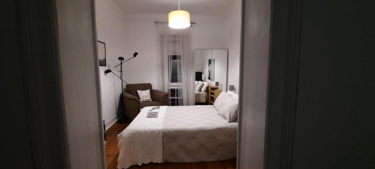 Sunny Terrace Apt, Close To Downtown! 2 Bedroom Flat Lisbon Luaran gambar