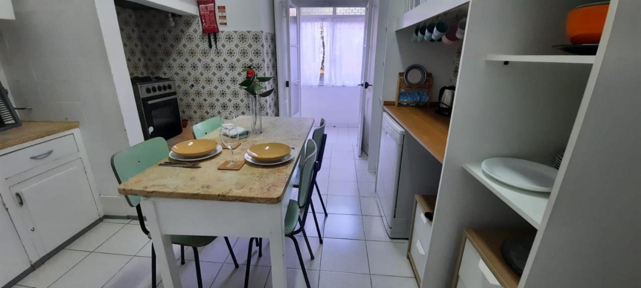 Sunny Terrace Apt, Close To Downtown! 2 Bedroom Flat Lisbon Luaran gambar