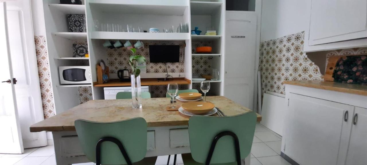 Sunny Terrace Apt, Close To Downtown! 2 Bedroom Flat Lisbon Luaran gambar
