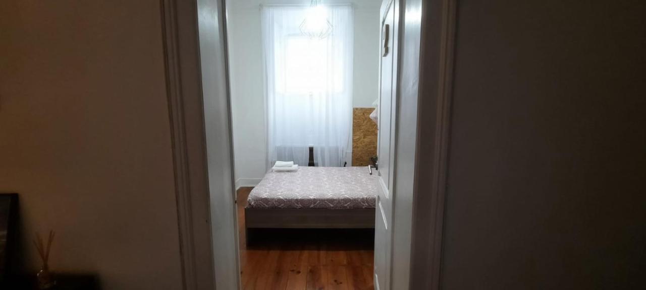Sunny Terrace Apt, Close To Downtown! 2 Bedroom Flat Lisbon Luaran gambar